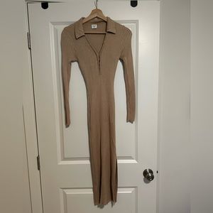 MIDI dress with side slit